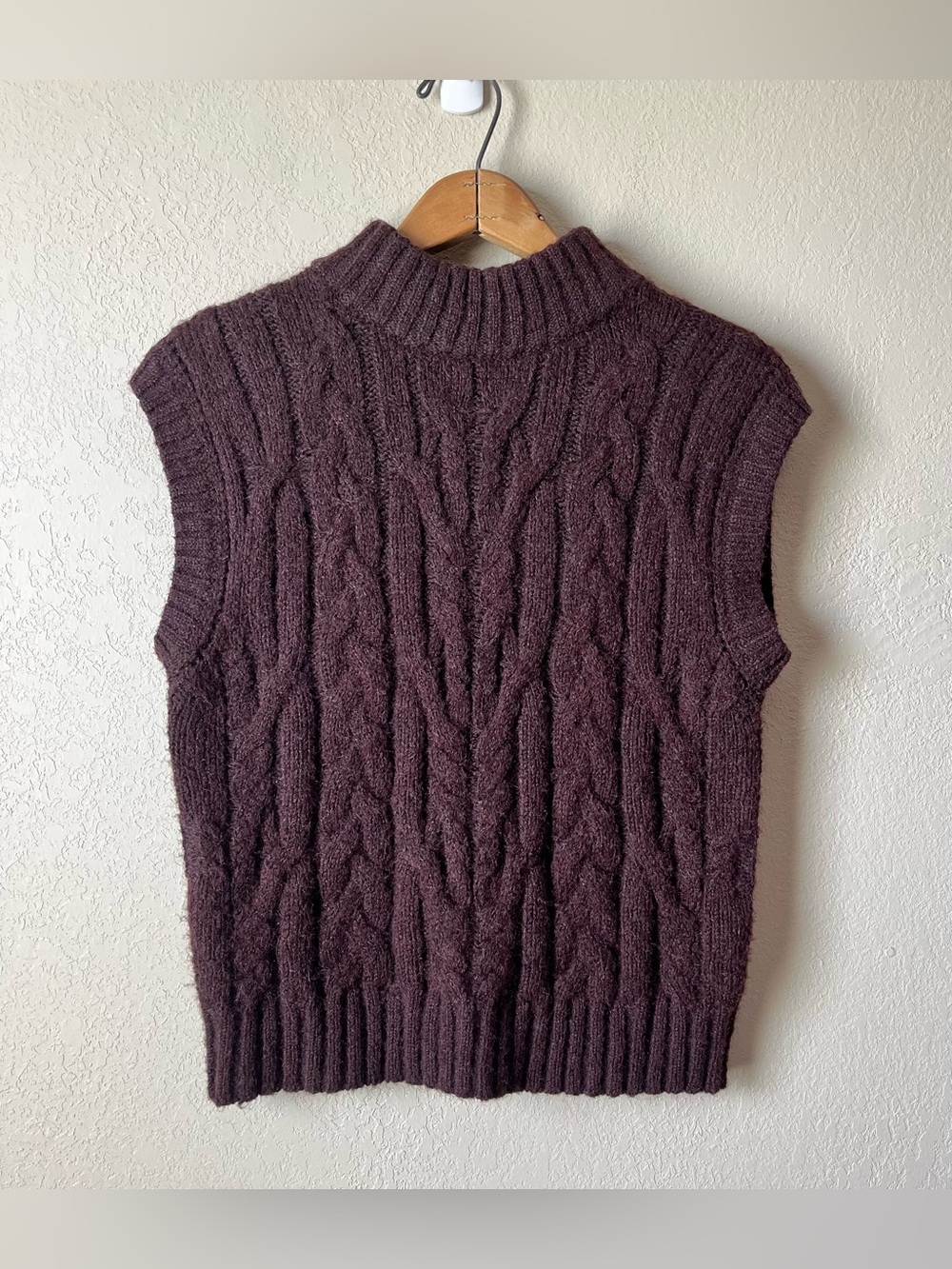 Cable Knit Sleeveless Sweater Vest in Deep Brown